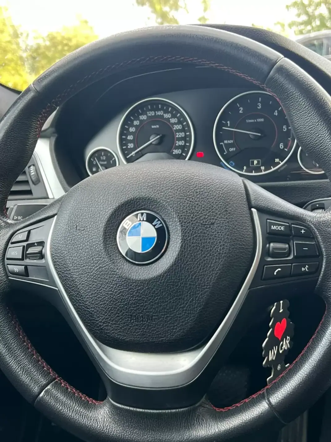 BMW 318 2017 - 18900 EUR, 156599 km - AUTO.MOTO.pt - 156599km - foto 13 de 30