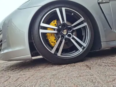 Porsche Panamera 2011 - 47900 EUR, 133621 km - 133621km - foto 14 de 36