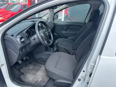 Dacia Sandero 2019 - 10947 EUR, 36000 km - AUTO.MOTO.pt - 36000km - foto 8 de 17
