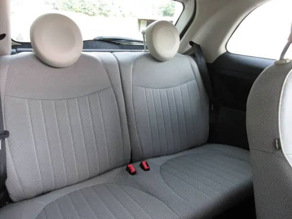 Fiat 500 2010 - 6990 EUR, 185000 km - AUTO.MOTO.pt - 185000km - foto 29 de 37
