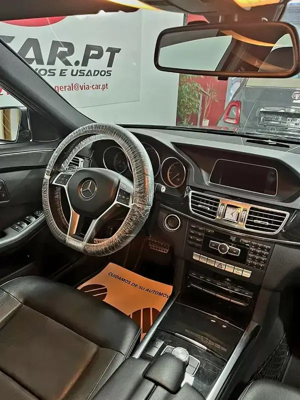 Mercedes-Benz E 300 2013 - 17950 EUR, 221000 km - AUTO.MOTO.pt - 221000km - foto 12 de 32