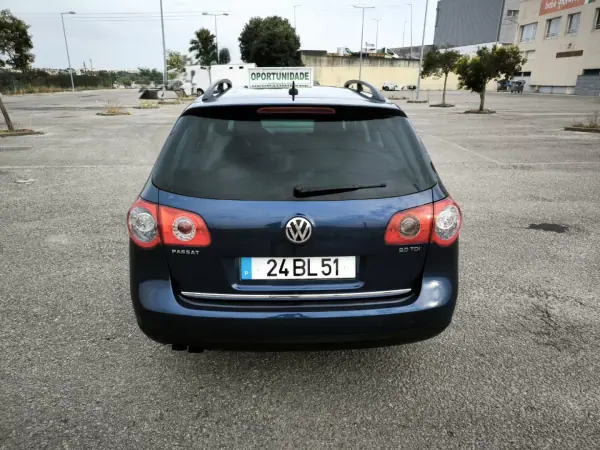 Volkswagen Passat Variant 2006 - 4950 EUR, 196789 km - AUTO.MOTO.pt - 196789km - foto 14 de 50