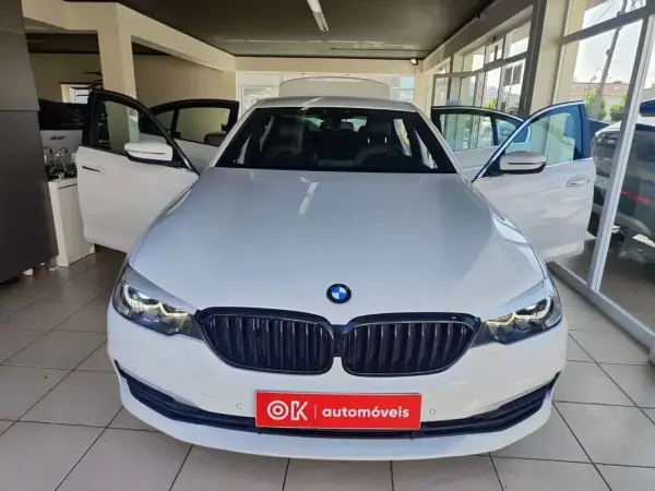 BMW 520 2017 - 23500 EUR, 165600 km - AUTO.MOTO.pt - 165600km - foto 17 de 38