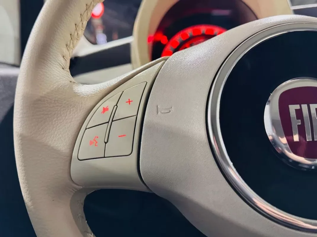 Fiat 500 2015 - 10900 EUR, 127625 km - AUTO.MOTO.pt - 127625km - foto 21 de 29