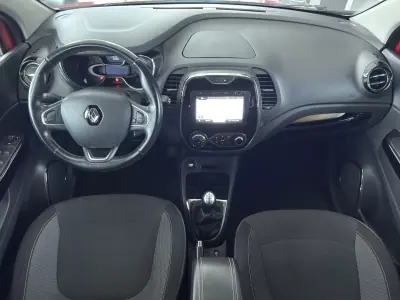 Renault Captur 2016 - 12250 EUR, 136506 km - AUTO.MOTO.pt - 136506km - foto 12 de 22