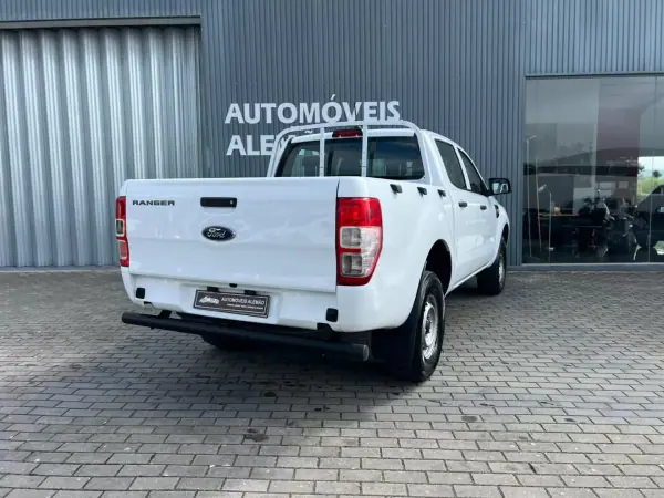 Ford Ranger 2023 - 34000 EUR, 94000 km - AUTO.MOTO.pt - 94000km - foto 4 de 16