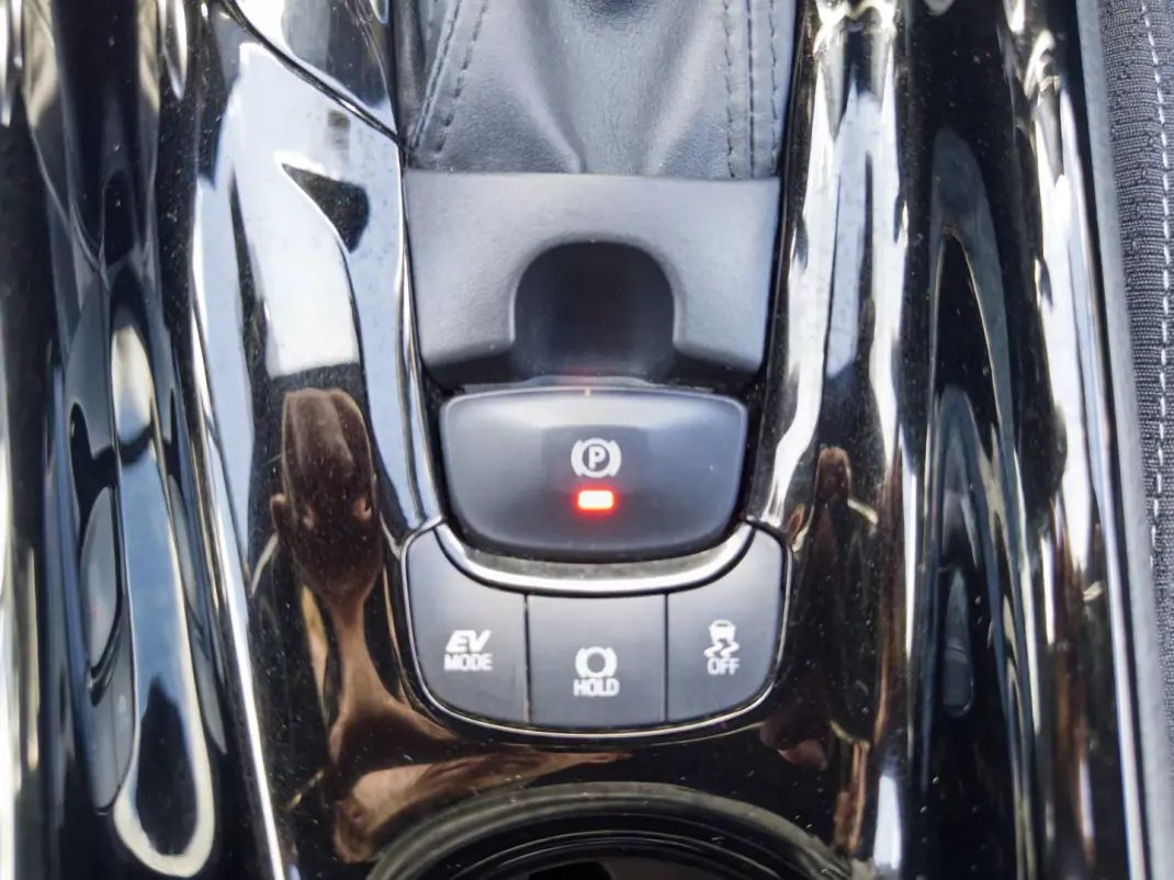 Toyota C-HR 2019 - 22990 EUR, 92000 km - AUTO.MOTO.pt - 92000km - foto 28 de 43