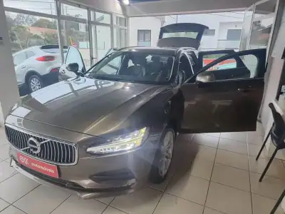 Volvo V90 2017 - 23500 EUR, 131000 km - AUTO.MOTO.pt - 131000km - foto 19 de 39