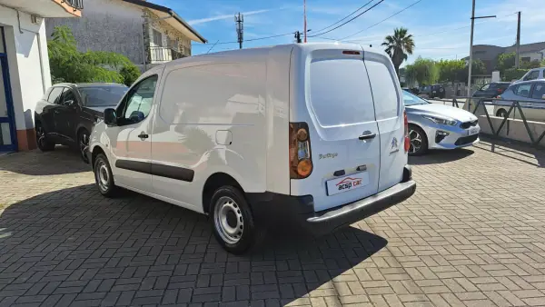Citroën Berlingo 2016 - 9900 EUR, 218219 km - AUTO.MOTO.pt - 218219km - foto 3 de 19