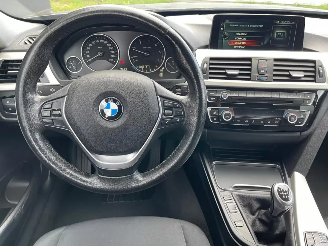 BMW 318 2017 - 17900 EUR, 215800 km - AUTO.MOTO.pt - 215800km - foto 10 de 12