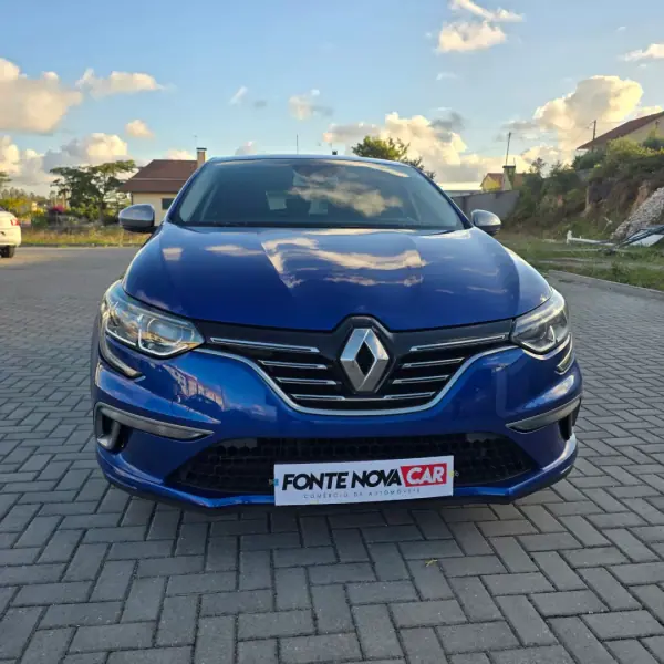 Renault Mégane 2016 - 12950 EUR, 114140 km - AUTO.MOTO.pt - 114140km - foto 4 de 42