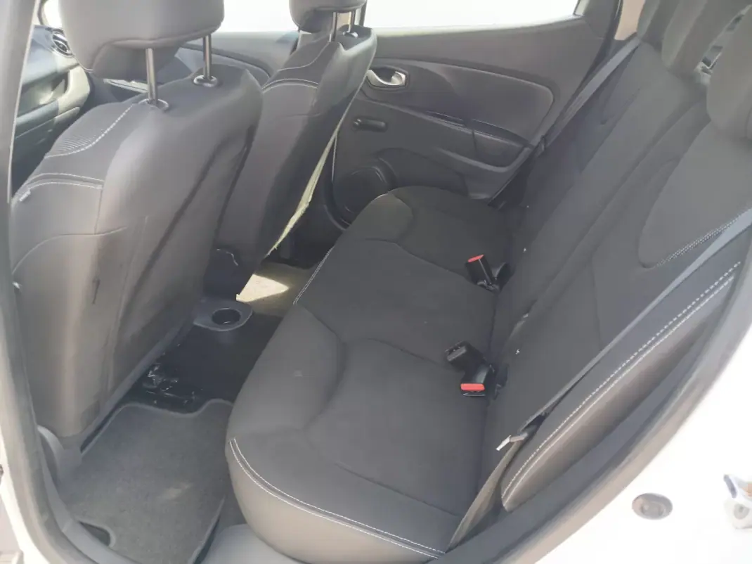 Renault Clio 2015 - 7750 EUR, 171706 km - 171706km - foto 18 de 26