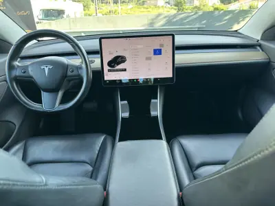 Tesla Model 3 2019 - 19900 EUR, 270000 km - AUTO.MOTO.pt - 270000km - foto 26 de 53