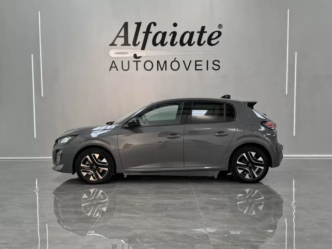 Peugeot 208 2024 - 18990 EUR, 30000 km - 30000km - foto 2 de 32
