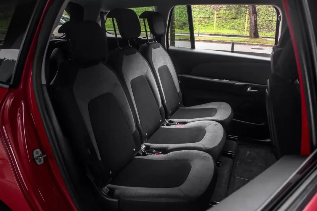 Citroën Grand C4 Spacetourer 2019 - 10900 EUR, 259898 km - AUTO.MOTO.pt - 259898km - foto 18 de 30