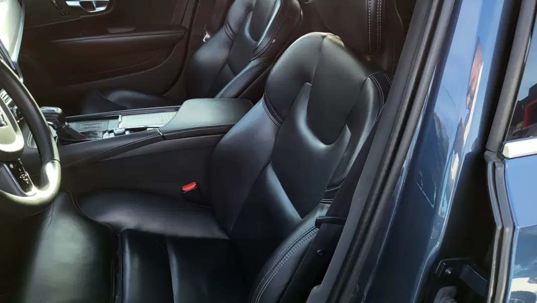 Volvo S90 2017 - 16900 EUR, 292100 km - 292100km - foto 30 de 44
