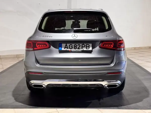 Mercedes-Benz GLC 300 2021 - 35900 EUR, 157354 km - AUTO.MOTO.pt - 157354km - foto 6 de 22