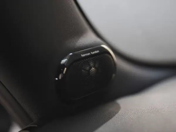 MINI 3 Portas 2019 - 16990 EUR, 70000 km - AUTO.MOTO.pt - 70000km - foto 20 de 23