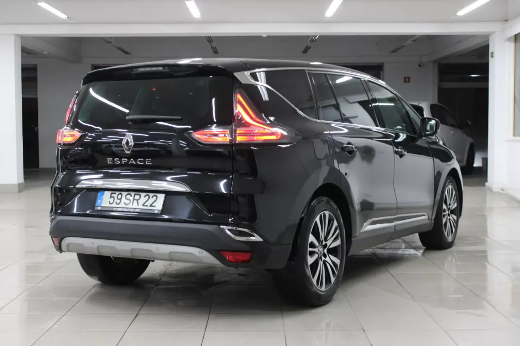 Renault Espace 2017 - 17900 EUR, 171000 km - AUTO.MOTO.pt - 171000km - foto 4 de 31