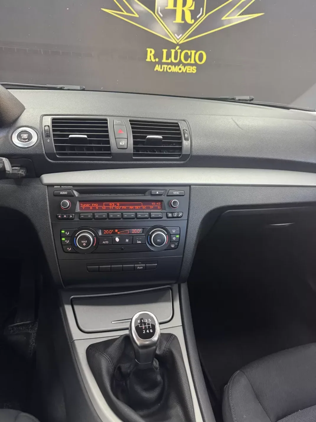 BMW 118 2010 - 9500 EUR, 241971 km - AUTO.MOTO.pt - 241971km - foto 26 de 28