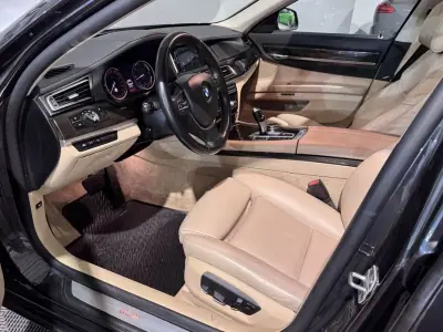 BMW 740 2014 - 21900 EUR, 306500 km - AUTO.MOTO.pt - 306500km - foto 46 de 55