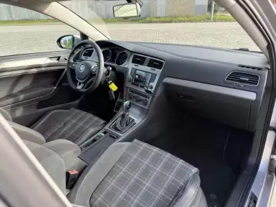 Volkswagen Golf 2016 - 16490 EUR, 148200 km - AUTO.MOTO.pt - 148200km - foto 15 de 26