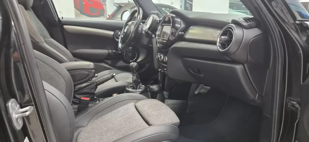 MINI One 2016 - 16990 EUR, 125000 km - AUTO.MOTO.pt - 125000km - foto 29 de 33