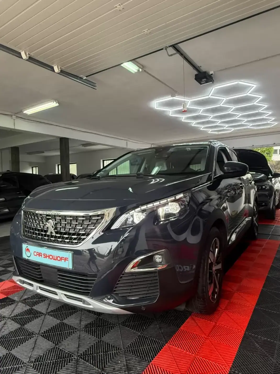 Peugeot 3008 2018 - 17900 EUR, 140000 km - AUTO.MOTO.pt - 140000km - foto 2 de 11