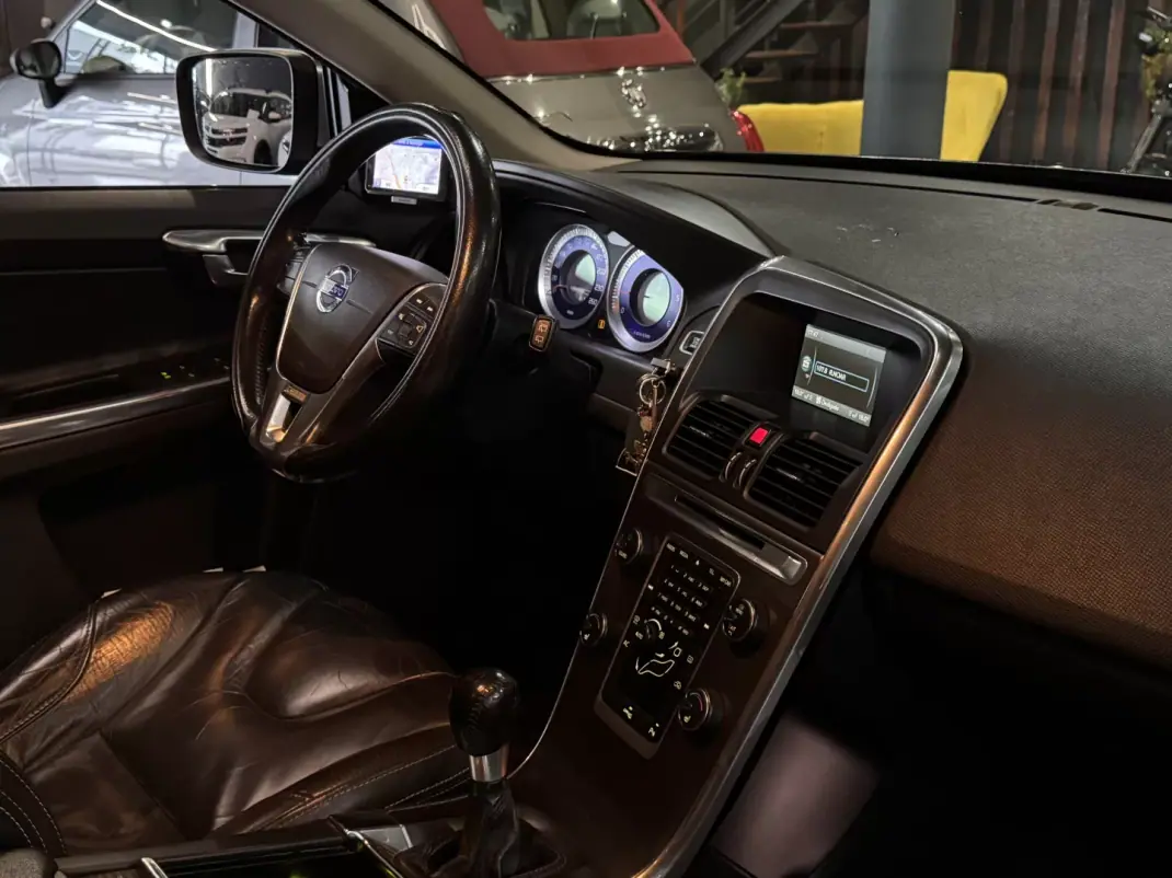 Volvo XC 60 2012 - 16990 EUR, 201000 km - AUTO.MOTO.pt - 201000km - foto 35 de 35