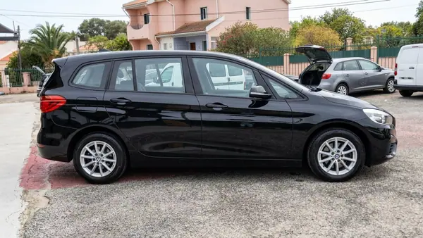 BMW 218 Gran Tourer 2016 - 13990 EUR, 216000 km - 216000km - foto 4 de 15