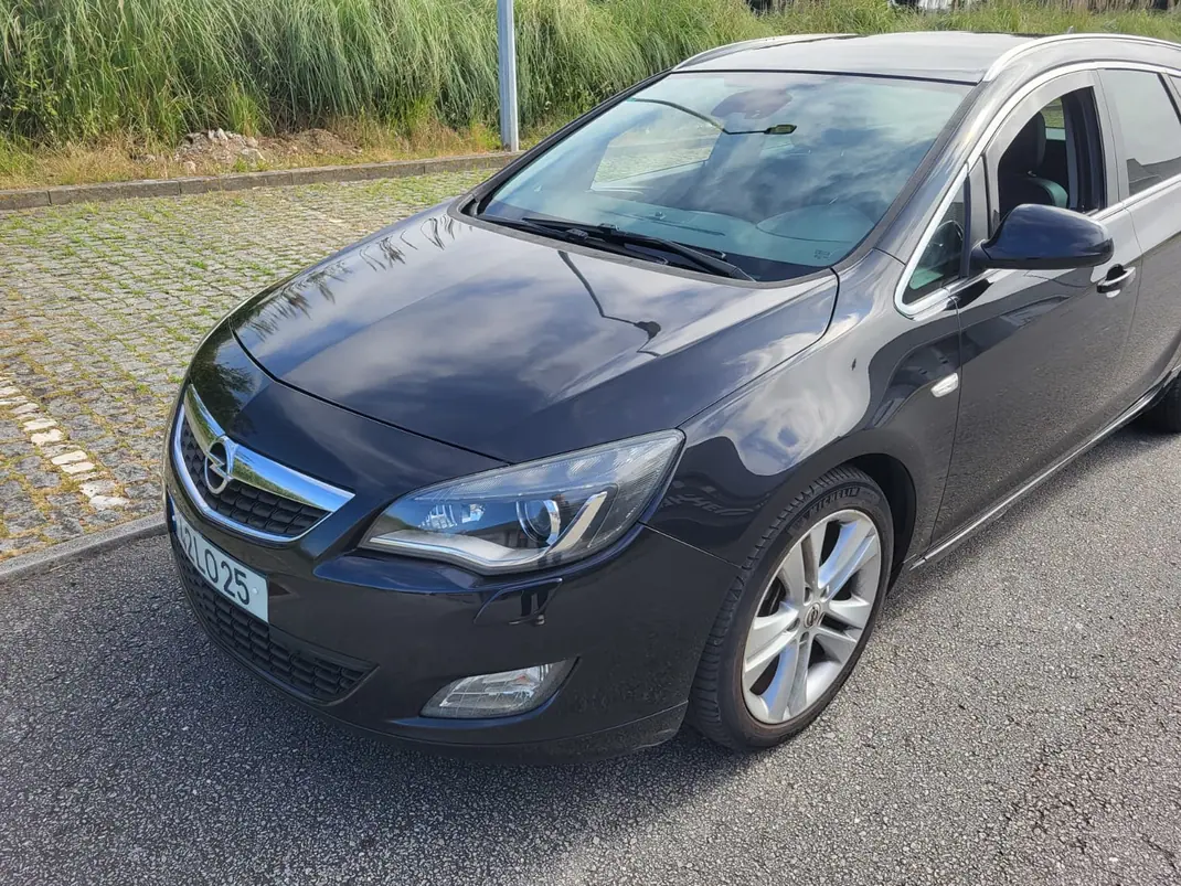 Opel Astra Sports Tourer 2011 - 6599 EUR, 190000 km - AUTO.MOTO.pt - 190000km - foto 2 de 14
