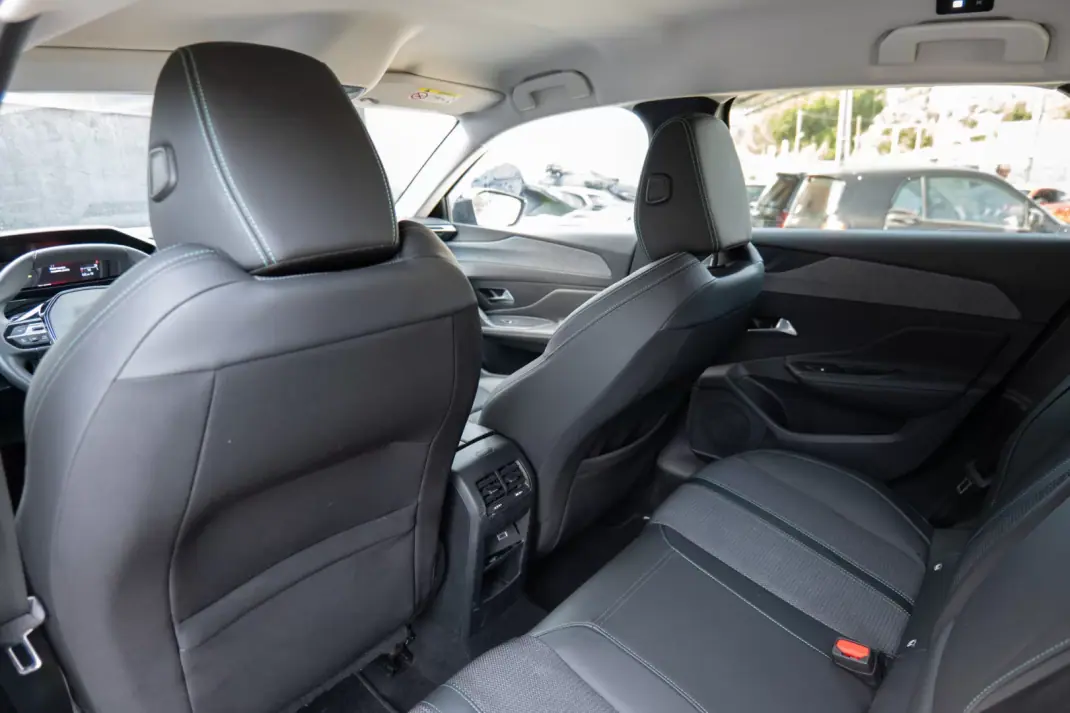 Peugeot 308 SW 2023 - 23900 EUR, 60000 km - 60000km - foto 14 de 28