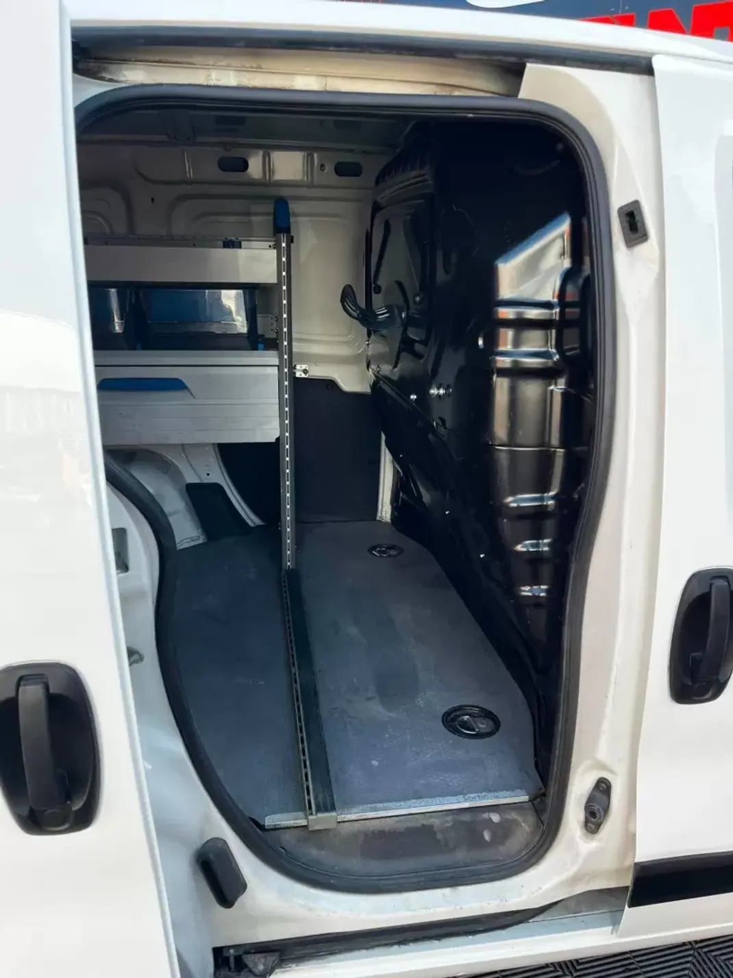 Fiat Fiorino 2019 - 8500 EUR, 173290 km - 173290km - foto 15 de 15