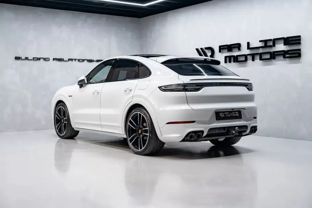 Porsche Cayenne Coupé 2022 - 84950 EUR, 71000 km - 71000km - foto 8 de 60