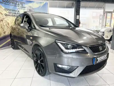 SEAT Ibiza 2016 - 10900 EUR, 186942 km - AUTO.MOTO.pt - 186942km - foto 2 de 25