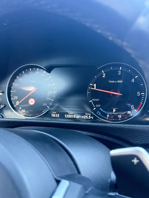 BMW 320 2019 - 24000 EUR, 125000 km - AUTO.MOTO.pt - 125000km - foto 6 de 14