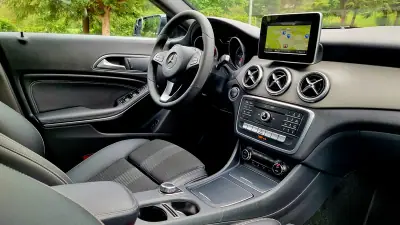 Mercedes-Benz CLA 200 2018 - 24900 EUR, 141000 km - AUTO.MOTO.pt - 141000km - foto 8 de 19