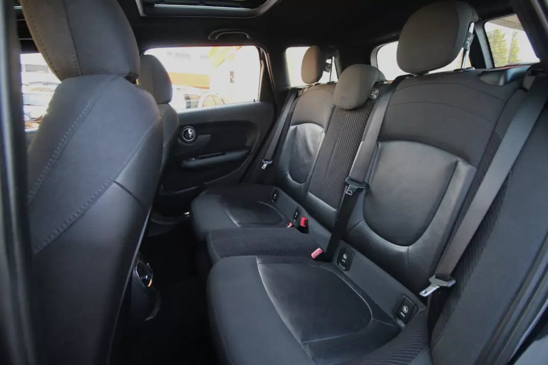 MINI Clubman 2017 - 14990 EUR, 195000 km - 195000km - foto 18 de 29
