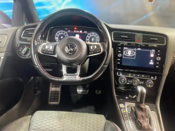 Volkswagen Golf 2019 - 30500 EUR, 106000 km - AUTO.MOTO.pt - 106000km - foto 37 de 47