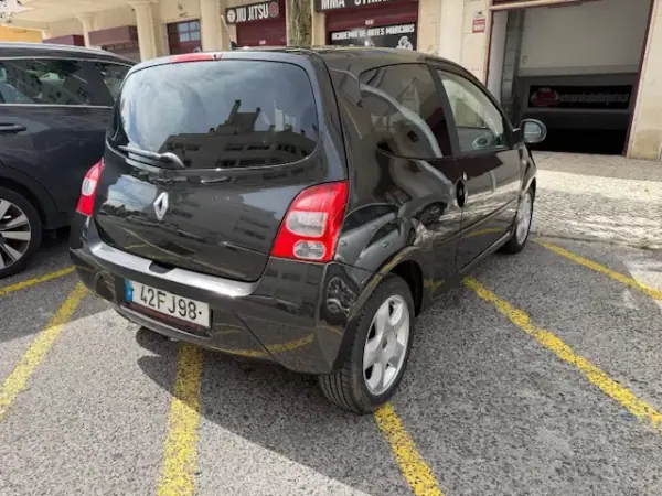 Renault Twingo 2008 - 5250 EUR, 105000 km - AUTO.MOTO.pt - 105000km - foto 10 de 31