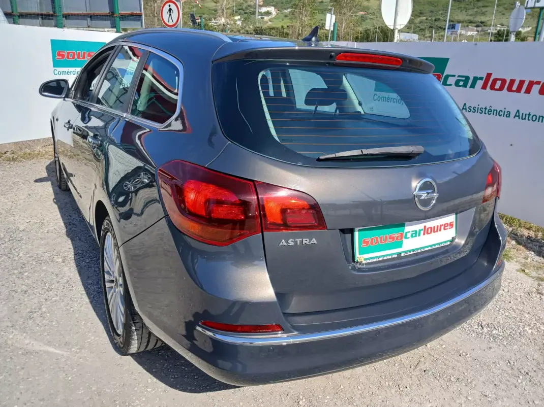 Opel Astra Sports Tourer 2013 - 7350 EUR, 143297 km - AUTO.MOTO.pt - 143297km - foto 12 de 26