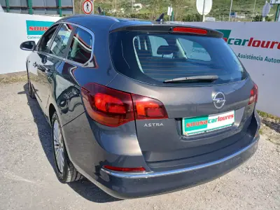 Opel Astra Sports Tourer 2013 - 7350 EUR, 143297 km - AUTO.MOTO.pt - 143297km - foto 12 de 26