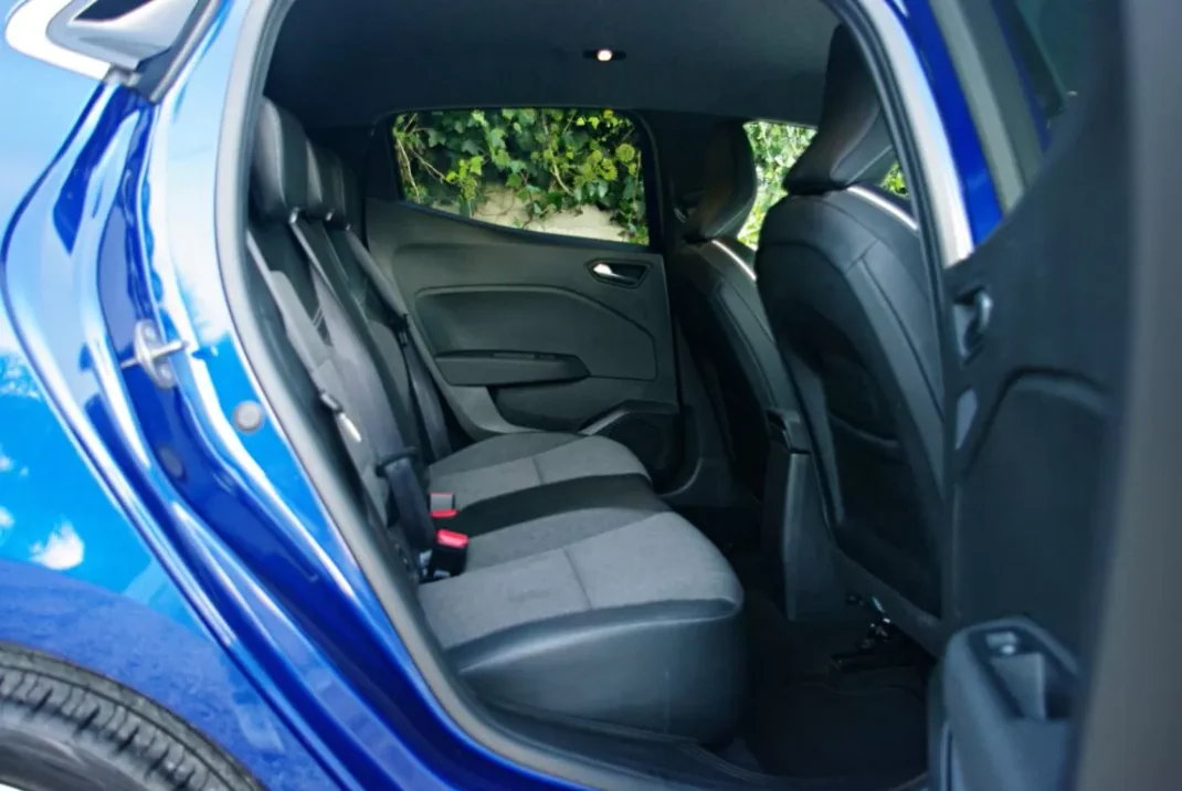 Renault Clio 2023 - 18900 EUR, 26048 km - AUTO.MOTO.pt - 26048km - foto 23 de 40