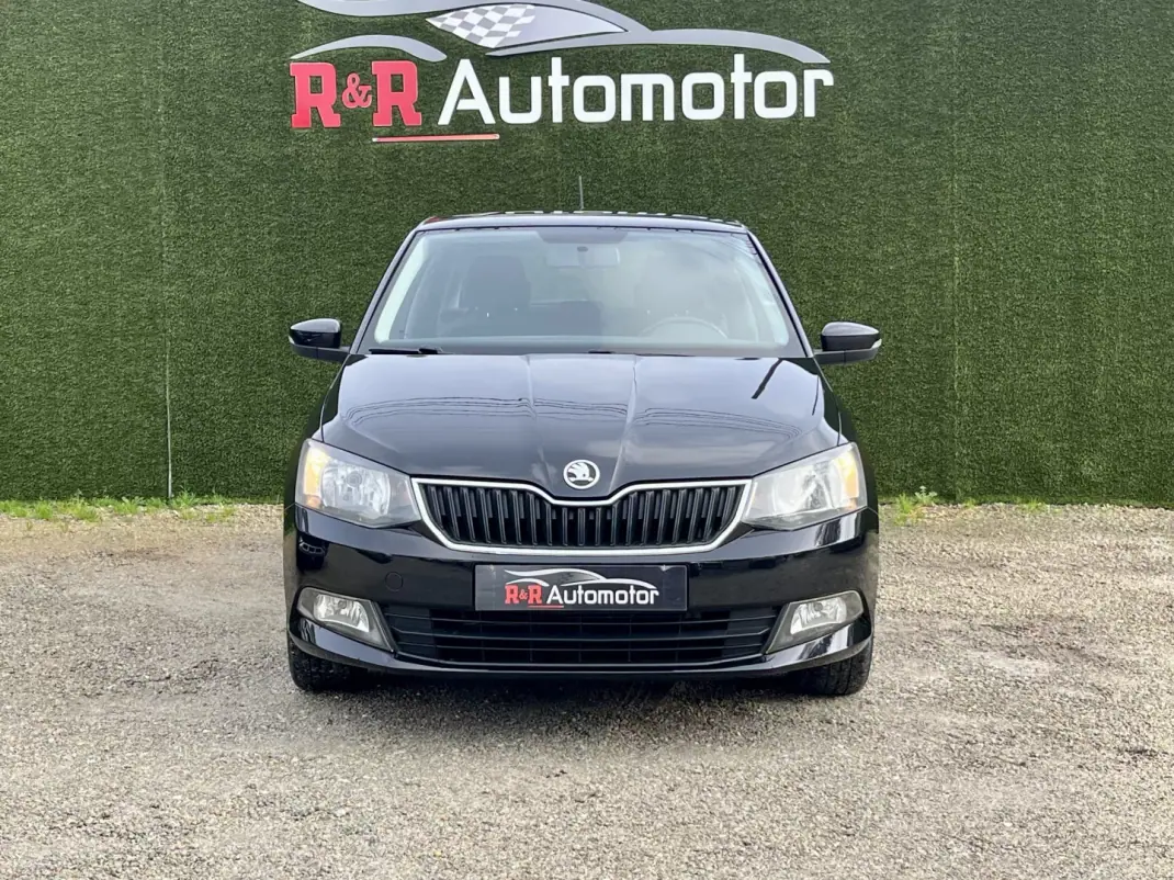 Skoda Fabia 2015 - 8900 EUR, 187000 km - AUTO.MOTO.pt - 187000km - foto 4 de 22