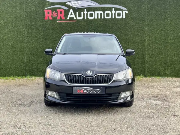 Skoda Fabia 2015 - 8900 EUR, 187000 km - AUTO.MOTO.pt - 187000km - foto 4 de 22