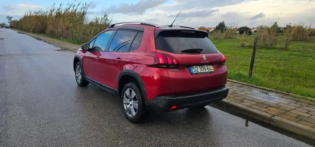Peugeot 2008 2019 - 9990 EUR, 184000 km - AUTO.MOTO.pt - 184000km - foto 7 de 16