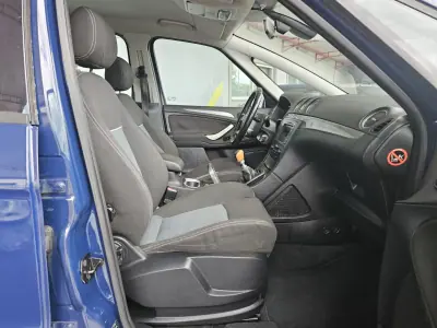 Ford S-Max 2012 - 8250 EUR, 260000 km - AUTO.MOTO.pt - 260000km - foto 9 de 13