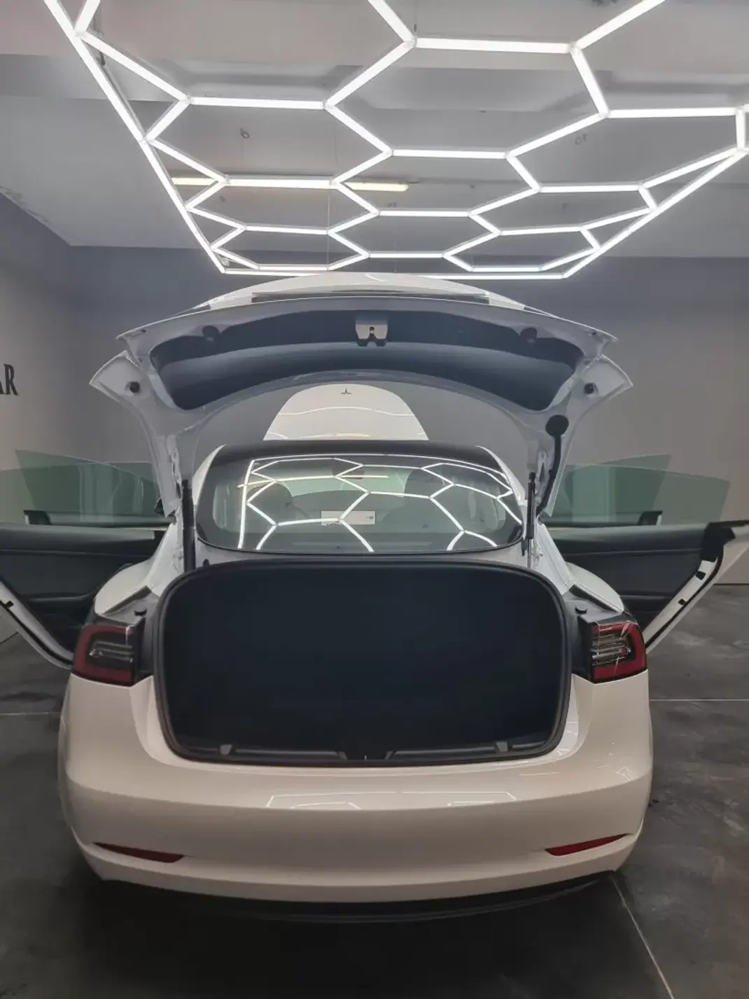 Tesla Model 3 2022 - 30800 EUR, 94100 km - 94100km - foto 11 de 15