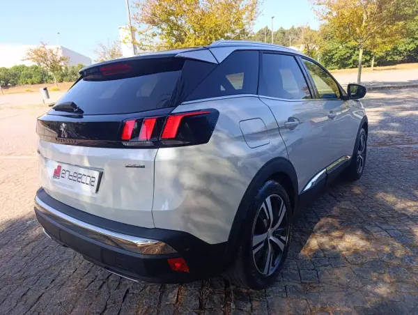 Peugeot 3008 2017 - 17250 EUR, 150000 km - AUTO.MOTO.pt - 150000km - foto 3 de 17