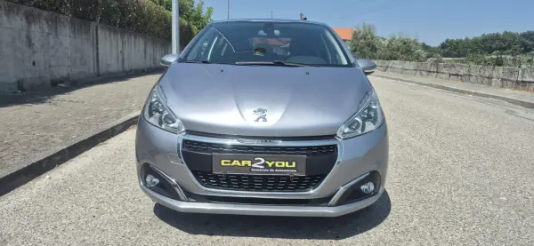 Peugeot 208 2019 - 10750 EUR, 107000 km - AUTO.MOTO.pt - 107000km - foto 2 de 29